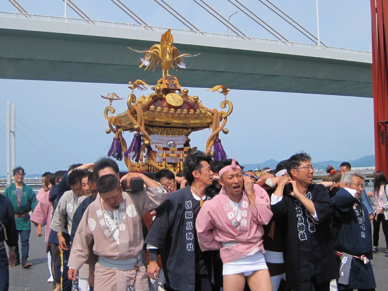 青森港浜参宮AWFRO神輿祭の様子5